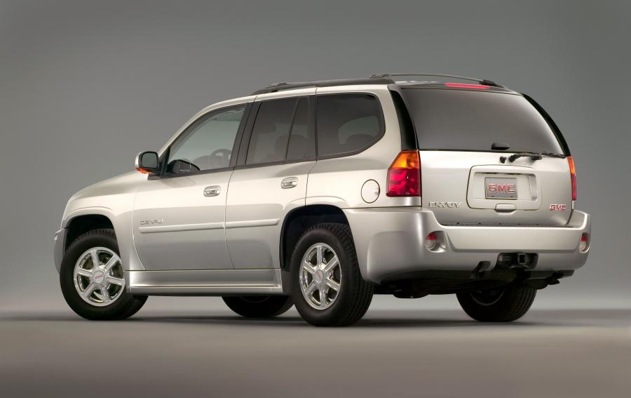  GMC Envoy Denali 2007 года  (фото 8 из 19)